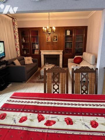 Maison de ville à vendre sur la commune d'HENIN BEAUMONT proche centre ville comprenant rdc: cu...