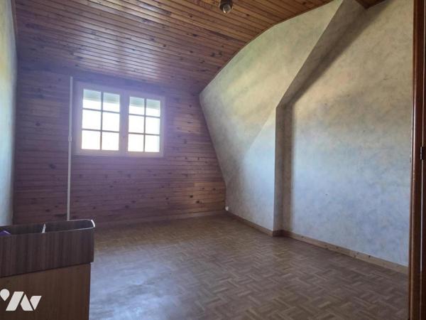 Maison individuelle avec accès de plain-pied, 143 m2 habitables, 5 chambres, sur terrain de 3.663 m2