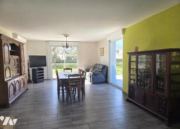 Maison individuelle avec accès de plain-pied, 143 m2 habitables, 5 chambres, sur terrain de 3.663 m2
