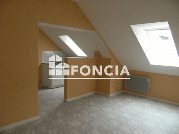 Location Appartement 2 pièces 18.7 m² - 9 PLACE STE CROIX Rochefort Sur Loire 49190