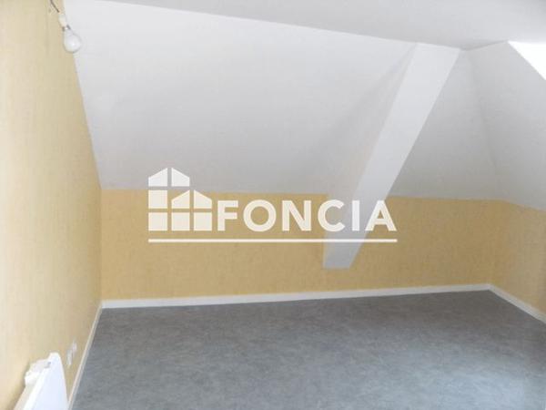 Location Appartement 2 pièces 18.7 m² - 9 PLACE STE CROIX Rochefort Sur Loire 49190