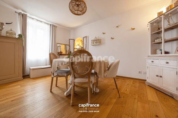 SUPERBE DEMEURE RÉNOVÉE AVEC 5 CHAMBRES, UN DOUBLE GARAGE ET UNE PISCINE !
