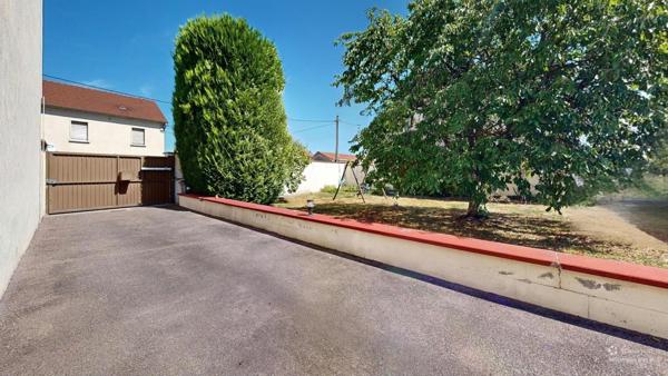 Maison, 200 m2,5 pièces,3 chambres, garage 3 places,piscinne,sur 822 m2 de terrain.