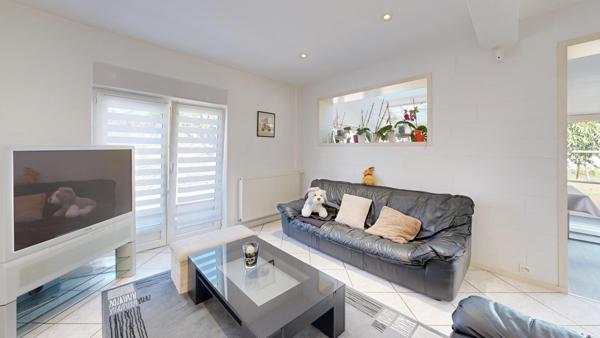 Maison, 200 m2,5 pièces,3 chambres, garage 3 places,piscinne,sur 822 m2 de terrain.