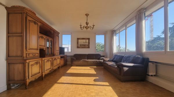 Appartement
         5 pièces
        - 104 m² Exclusivité 310 000 € *