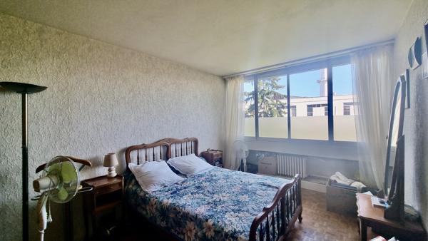 Appartement
         5 pièces
        - 104 m² Exclusivité 310 000 € *