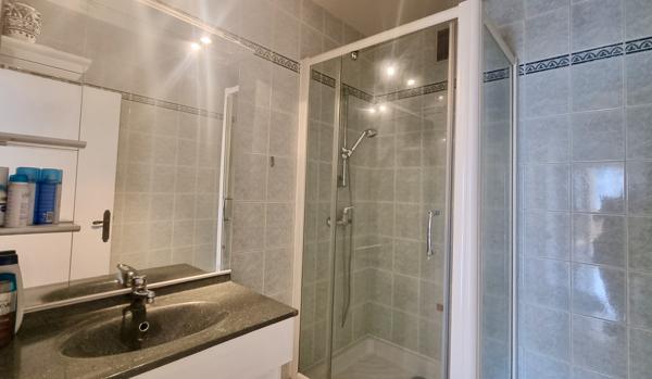 Appartement
         5 pièces
        - 104 m² Exclusivité 310 000 € *