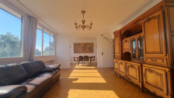 Appartement
         5 pièces
        - 104 m² Exclusivité 310 000 € *
