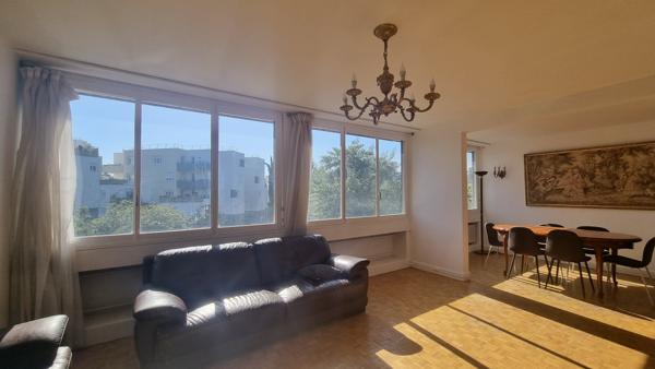 Appartement
         5 pièces
        - 104 m² Exclusivité 310 000 € *