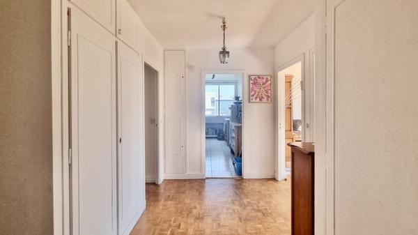 Appartement
         5 pièces
        - 104 m² Exclusivité 310 000 € *