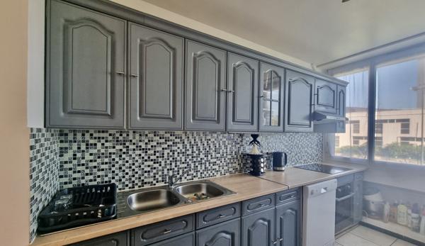 Appartement
         5 pièces
        - 104 m² Exclusivité 310 000 € *