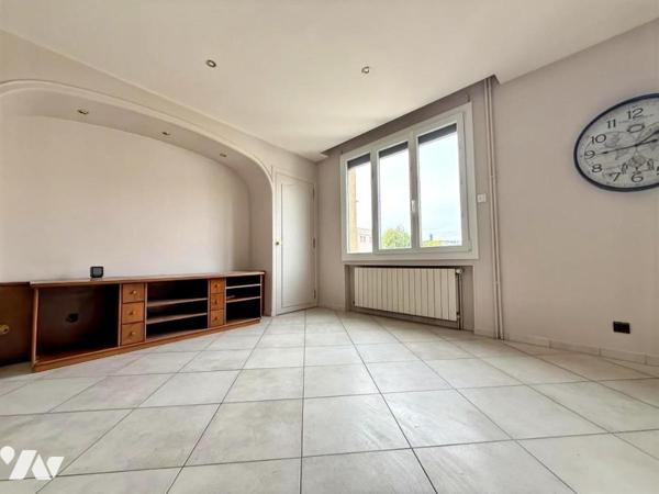 Grande maison de ville / 2 appartements indépendants 