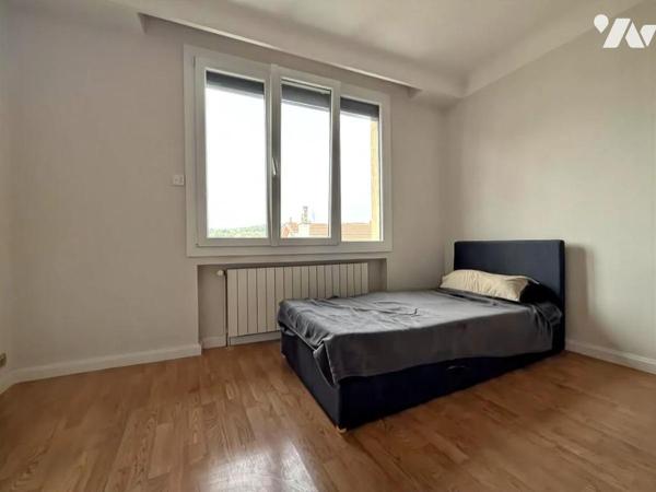 Grande maison de ville / 2 appartements indépendants 