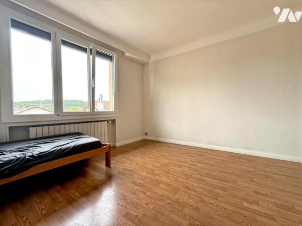 Grande maison de ville / 2 appartements indépendants 
