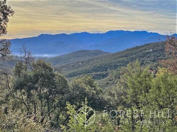 Oms (66400) Beau terrain à bâtir hors lotissement