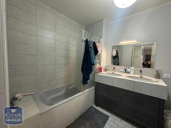 Appartement à louer 2 pièces 59m² Orléans (45000)