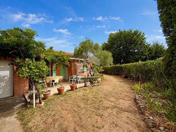 Maison de plain-pied 3 chambres avec jardin arboré ? Proche des commodités