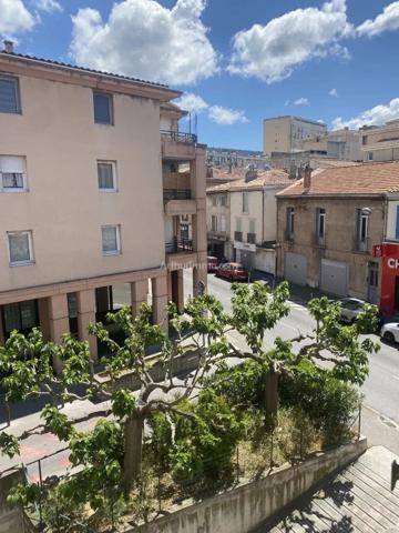 Location                                                      Appartement
                        
                     2 pièces                      18 m2                     à Aubagne