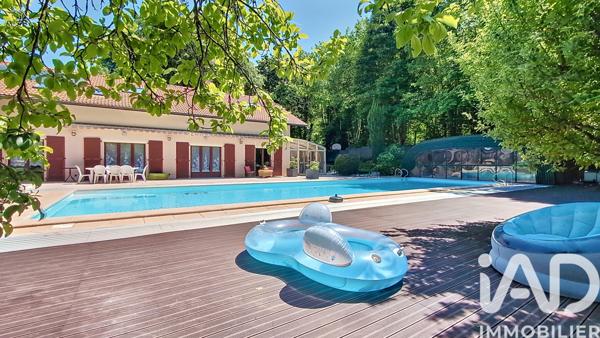 Maison à vendre 9 pièces 313 m² Monnetier-Mornex