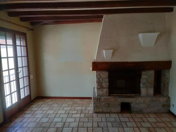 Immeuble de caractère à rénover, 6 appartements et une tour médiéval au coeur historique de Salins-les-Bains