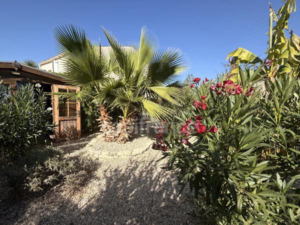 SAINT SATURNIN DU BOIS - MAISON 2 CHAMBRES JARDIN