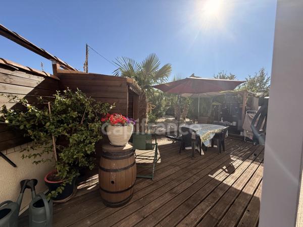 SAINT SATURNIN DU BOIS - MAISON 2 CHAMBRES JARDIN