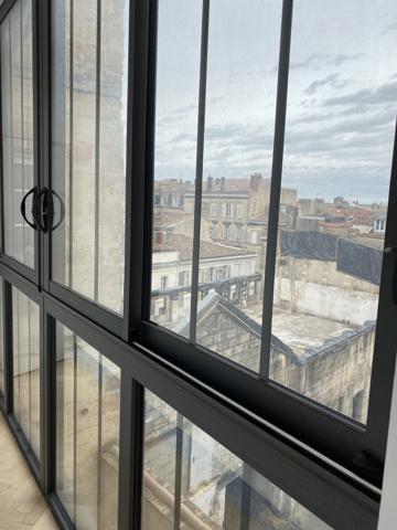 Appartement T3 - Bordeaux hyper centre - refait à neuf 