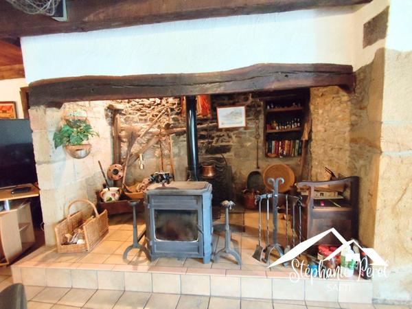 Le charme de la pierre, l'espace d'une grande maison, et le confort d'un extérieur soigné