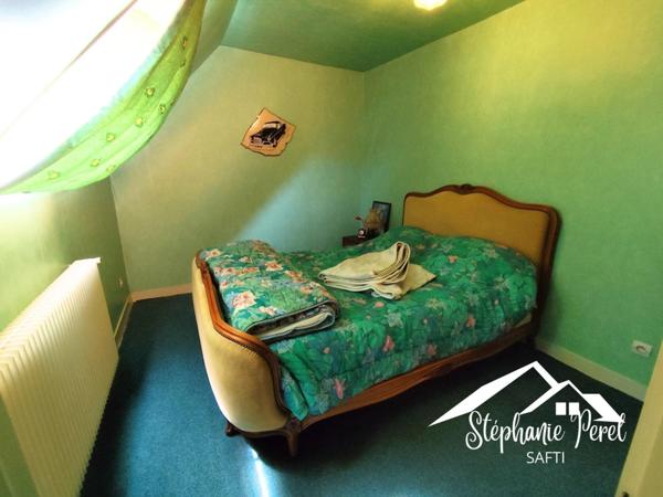 Le charme de la pierre, l'espace d'une grande maison, et le confort d'un extérieur soigné