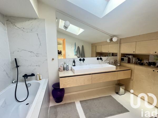 Loft 4 pièces de 170 m² à Bordeaux (33300)