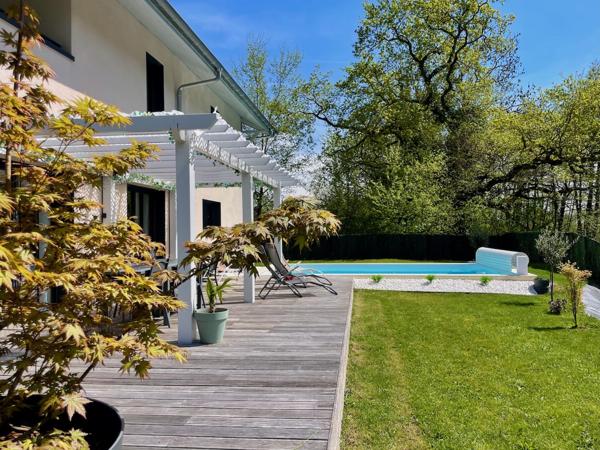 Divonne-les-Bains (01220) DIVONNE-LES-BAINS – SECTEUR PRISÉ – MAISON CONTEMPORAINE AVEC VUE PANORAMIQUE ET PISCINE