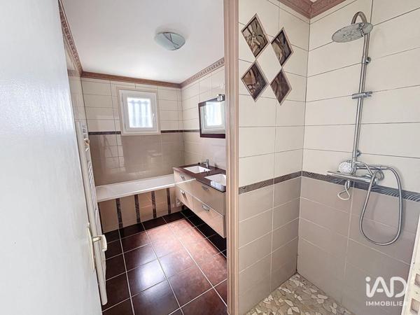 Maison à vendre 5 pièces 132 m² Beaumont Saint-Cyr