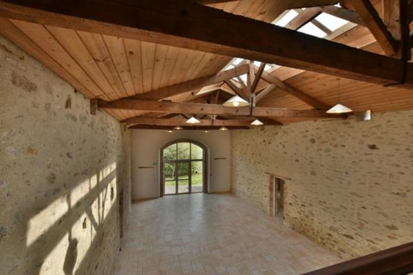 Dpt Maine et Loire (49), à vendre proche de CHOLET Salle de réception + Gites TERRAIN- 6739 M²