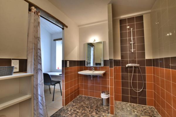 Dpt Maine et Loire (49), à vendre proche de CHOLET Salle de réception + Gites TERRAIN- 6739 M²