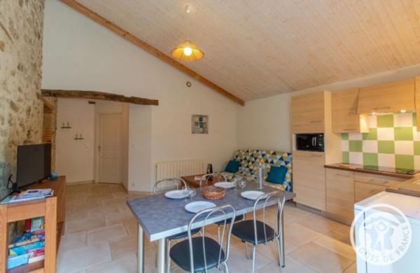 Dpt Maine et Loire (49), à vendre proche de CHOLET Salle de réception + Gites TERRAIN- 6739 M²