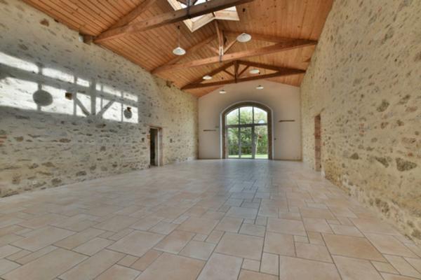 Dpt Maine et Loire (49), à vendre proche de CHOLET Salle de réception + Gites TERRAIN- 6739 M²