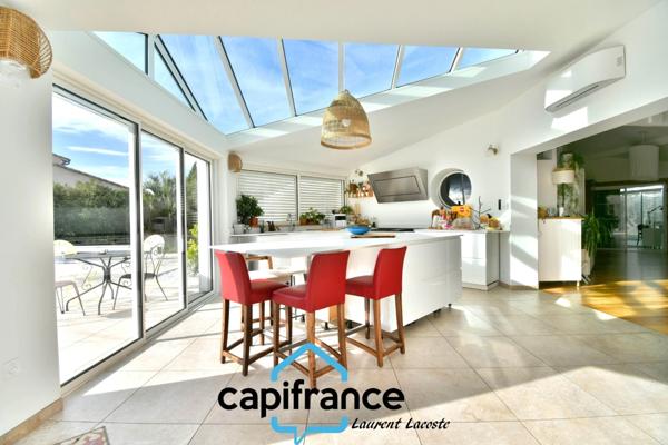 Villa à vendre 9 pièces - 278 m² - piscine - 2000 m² de terrain - Toulouse Ouest