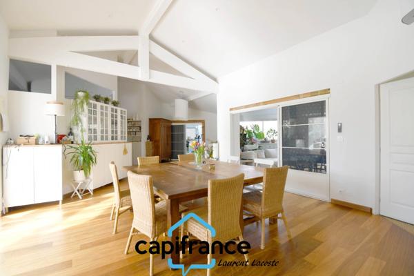 Villa à vendre 9 pièces - 278 m² - piscine - 2000 m² de terrain - Toulouse Ouest
