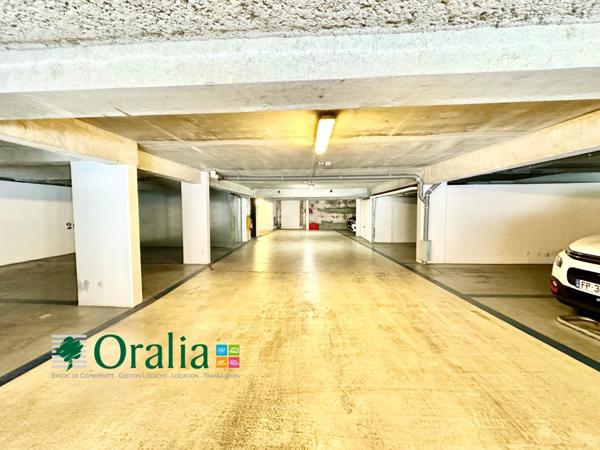 Parking · Location Bordeaux (33000)