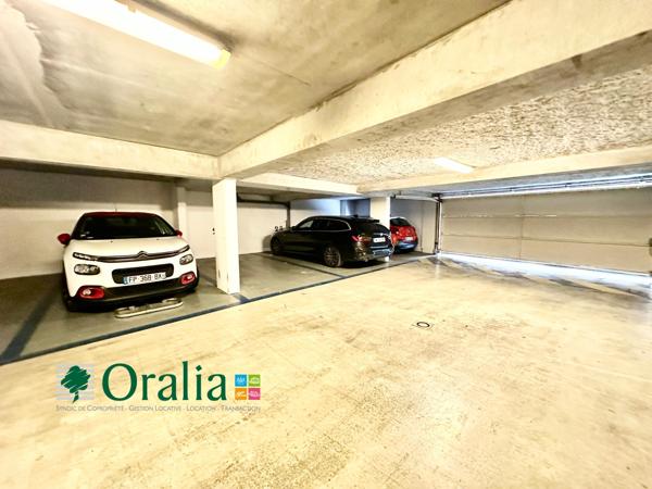 Parking · Location Bordeaux (33000)