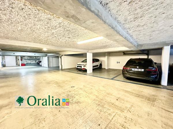 Parking · Location Bordeaux (33000)