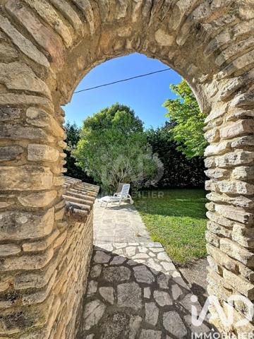 Maison à vendre 5 pièces 98 m² Saumane-de-Vaucluse