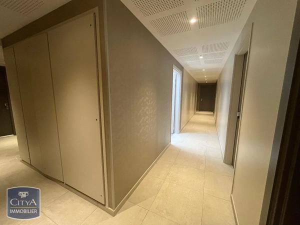 Appartement à louer 4 pièces 82.01m² Mionnay (01390)