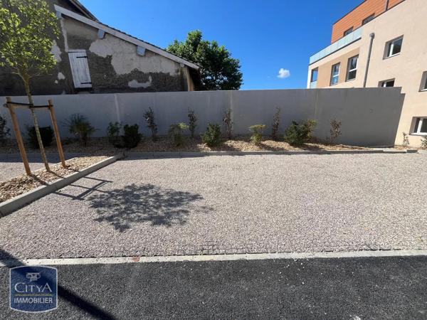 Appartement à louer 4 pièces 82.01m² Mionnay (01390)