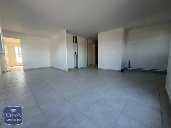 Appartement à louer 4 pièces 82.01m² Mionnay (01390)