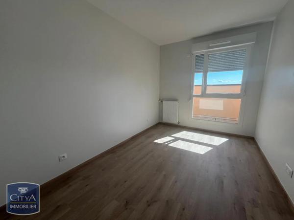 Appartement à louer 4 pièces 82.01m² Mionnay (01390)