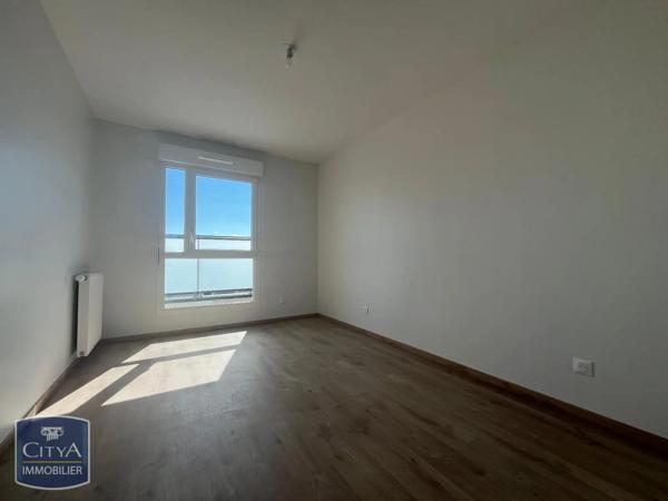 Appartement à louer 4 pièces 82.01m² Mionnay (01390)