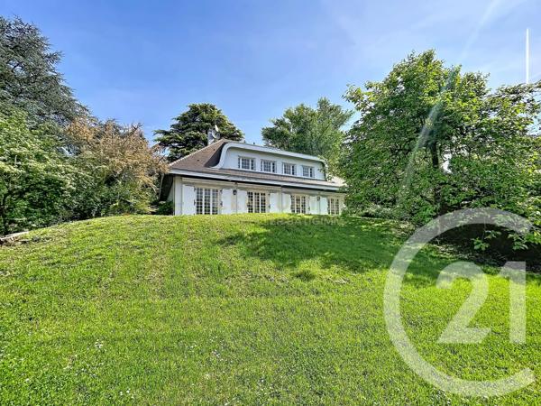 Maison à vendre  7 pièces - 209,50 m 2   BOURGOIN JALLIEU  - 38