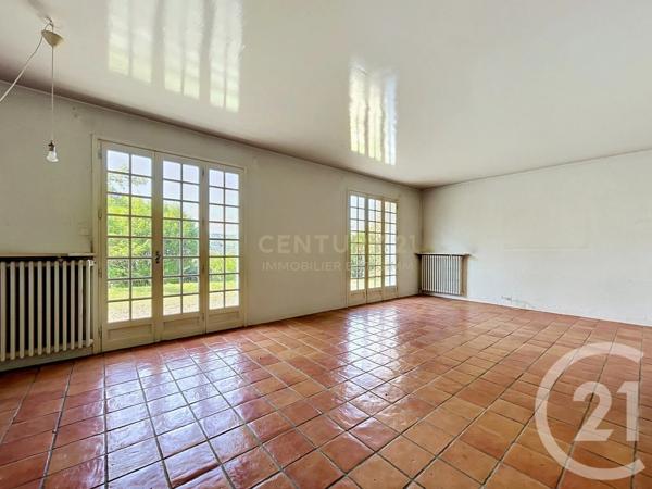 Maison à vendre  7 pièces - 209,50 m 2   BOURGOIN JALLIEU  - 38