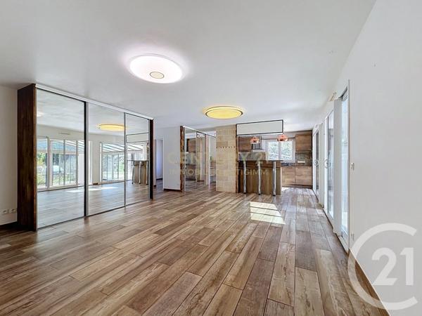 Maison à vendre  7 pièces - 209,50 m 2   BOURGOIN JALLIEU  - 38